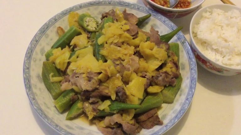 Read more about the article Pineapple and Okra with Pork Stir Fry (Part 1) – Khom Xao Dau Bap va Thit Heo (Phan 1)