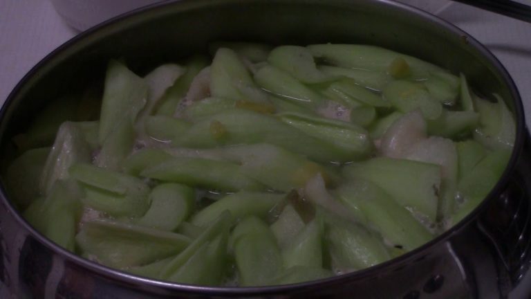 Read more about the article Hot and Sour Fish Soup – Canh Chua Ca (Everyday Soup)